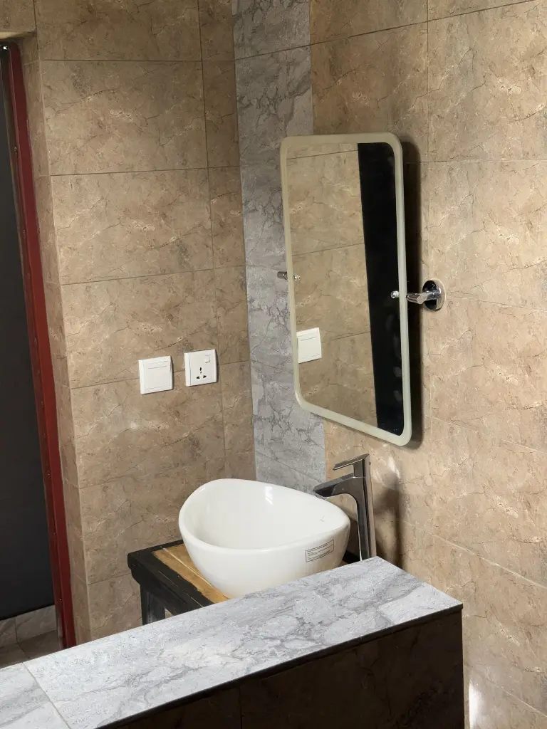 barthroom impano room.webp